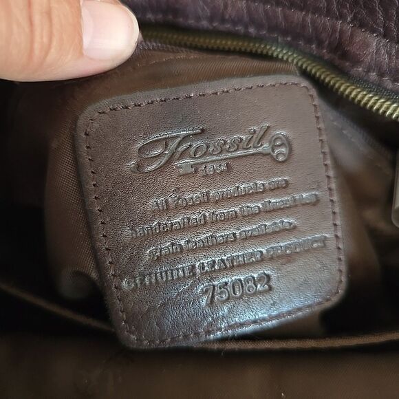 Vtg Fossil Brown Leather Crossbody Bag Purse Key 75082 American Classic Y2K Zip - Picture 9 of 11